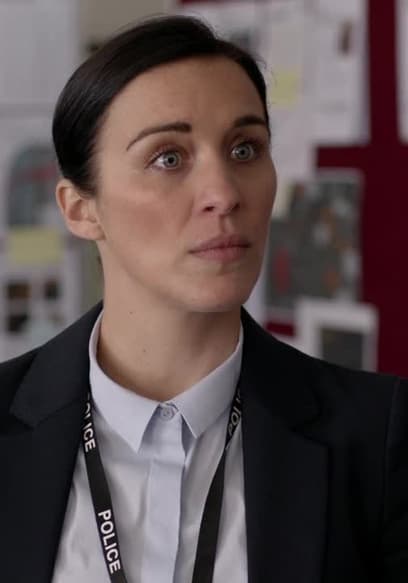 S04:E01 - In the Shadow of the Truth poster