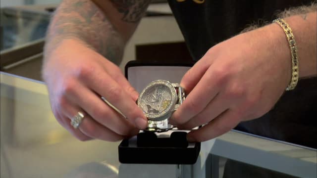 S03:E13 - No Pawn Among Thieves