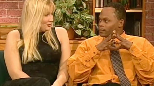 S07:E35 - Honey, I'm Really a Guy