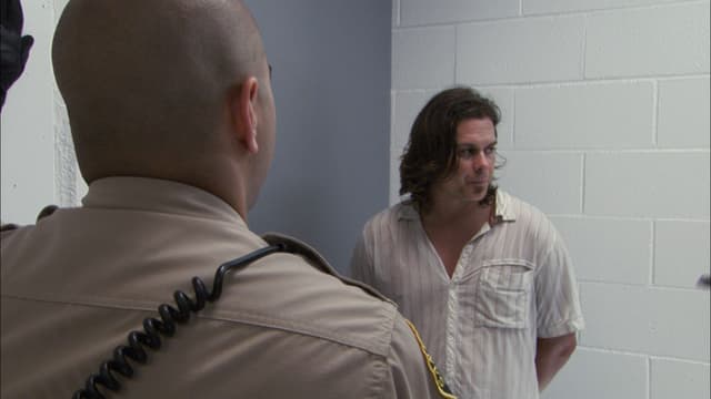 S02:E08 - International Police