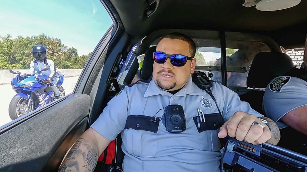 Watch Police 24/7 S02:E06 - Run N' Gun - Free TV Shows | Tubi