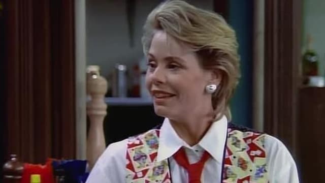 S01:E05 - What Are You Wearing?