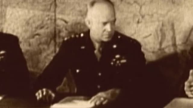 S01:E16 - D-Day