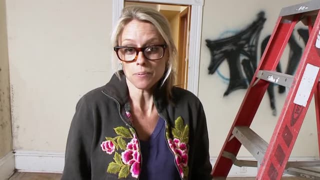 S04:E03 - A Bright, Open Living Room