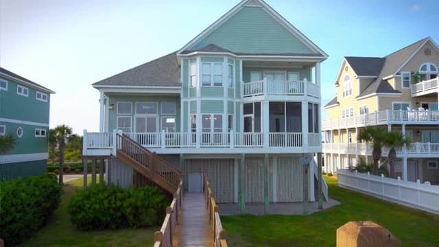 S01:E01 - Beach Life on Topsail Island