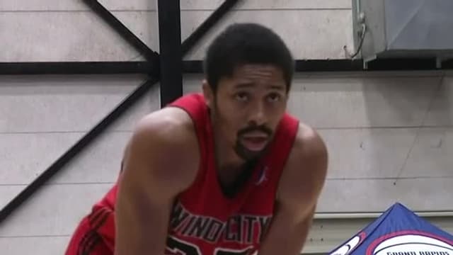 S01:E07 - Spencer Dinwiddie