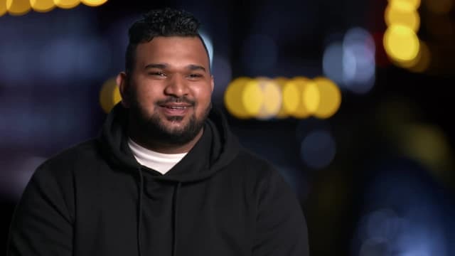 S06:E01 - When They Need Help, I'll Be There