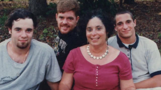 S01:E10 - What My Mother Knew