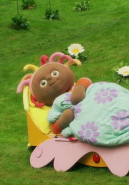 Watch In the Night Garden S01 E06 Pontipines in Upsy Daisy s Bed Free TV Shows Tubi