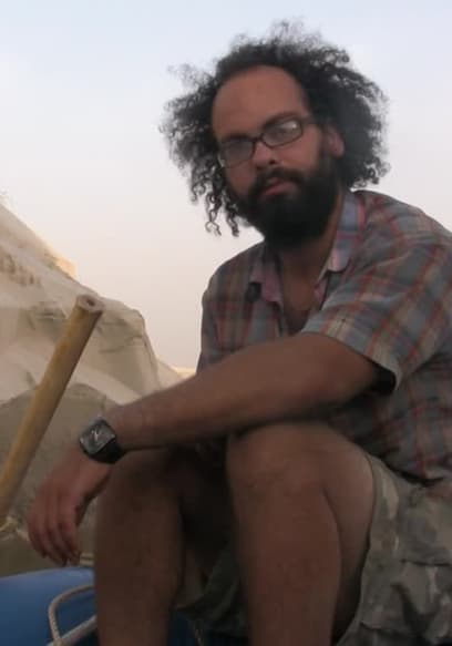 S01:E06 - Varanasi poster