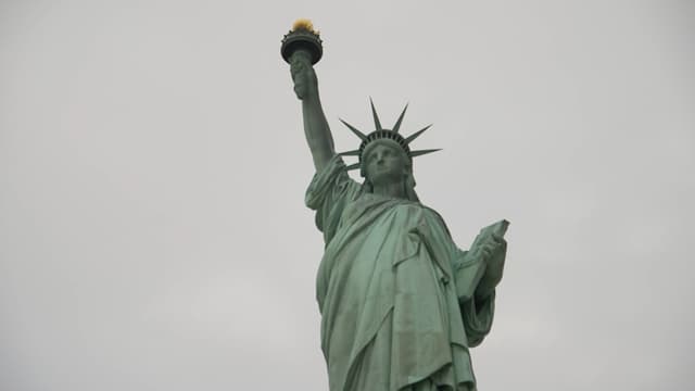 S01:E08 - Art in Public Eye