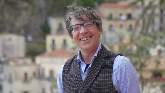 S01:E06 - By the Seaside