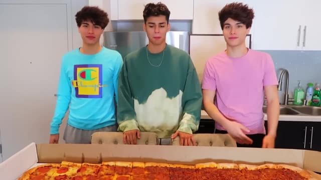 S07:E06 - Valentine's Day Proposal Prank! / Eating the World's Largest Pizza!