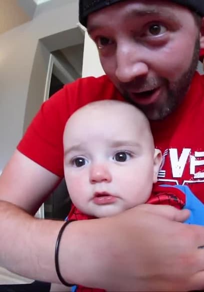 Affiche de S01:E10 - Weakest Skateboard Ever / Baby Picks My Skateboard