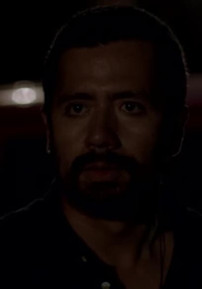 S01:E02 - El Fuego Que Ilumina La Noche poster