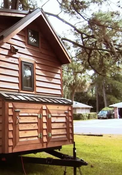 S01:E05 - Firefighter Goes Super Tiny in Savannah poster