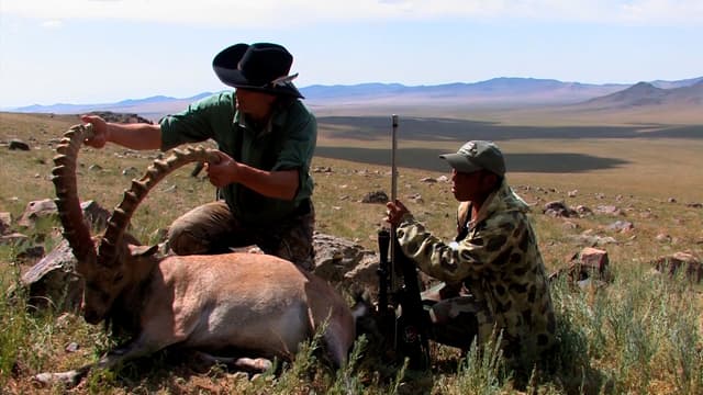 S09:E05 - Hunting the Gobi Desert of Mongolia