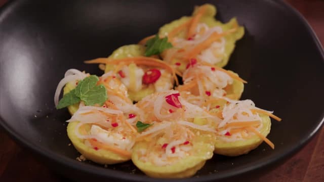 S01:E01 - Episode 1 - Vietnamese