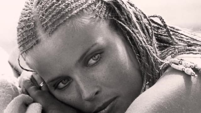 S01:E03 - Bo Derek