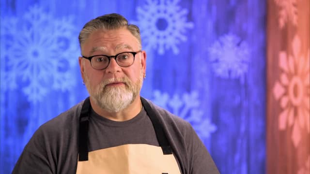 S05:E01 - Holiday Essentials