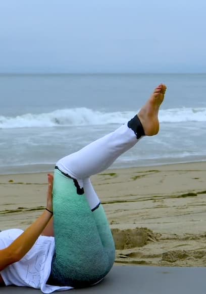 S01:E02 - Abs Workout With Cardio & Yoga poster