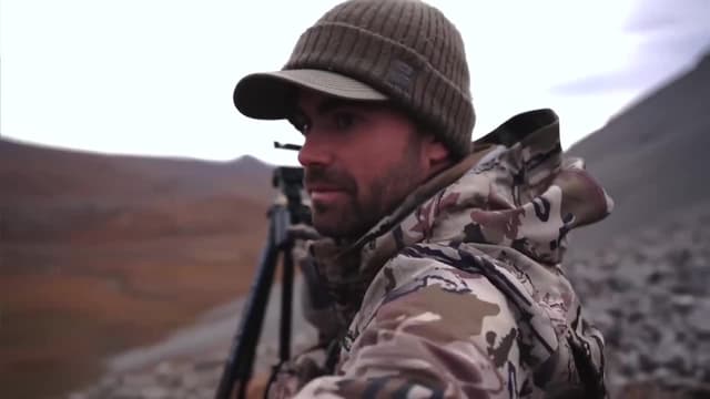 S01:E02 - Caribou Hunting With Remi Warren
