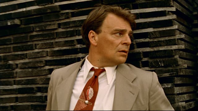 S01:E01 - The Landing (June 12, 1940)