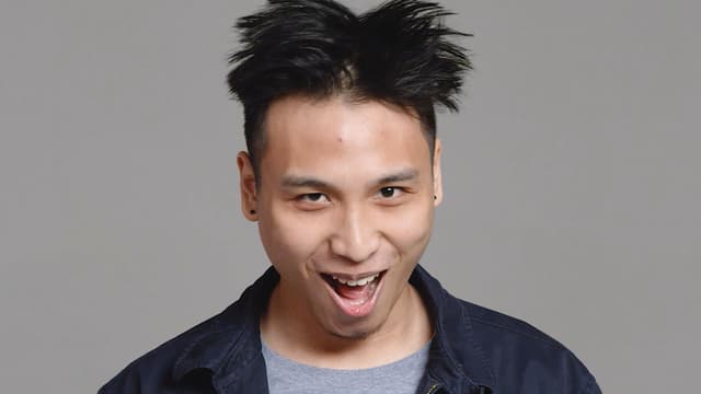 S02:É02 - S02:E02 - Laughs, Screams, and Double Chins