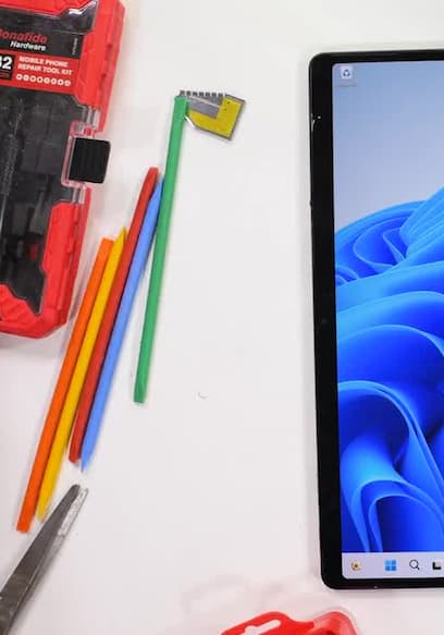 S01:E07 - Durability Test: Surface Pro, iPhone 16 and Pixel 6 Pro poster