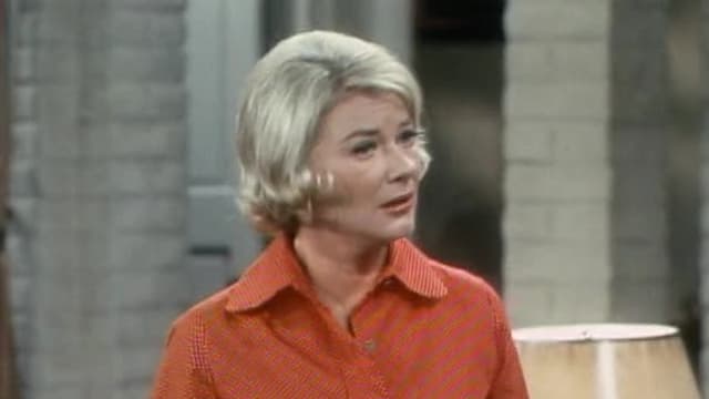 S01:E07 - The Replacement