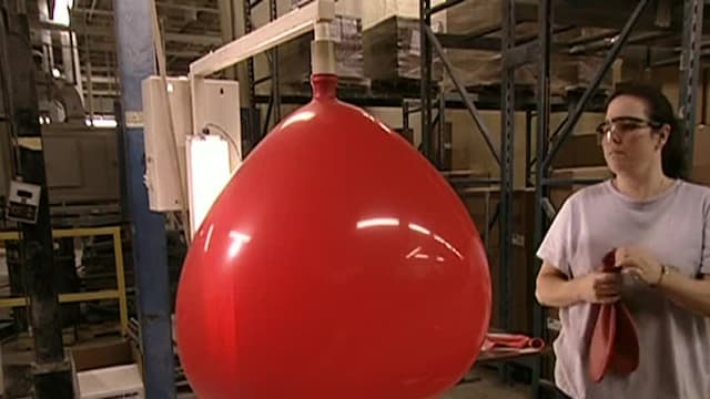 S04:E04 - Balloons and Wallpaper