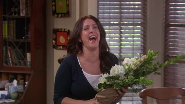 S02:E03 - Four Neighbors and a Funeral