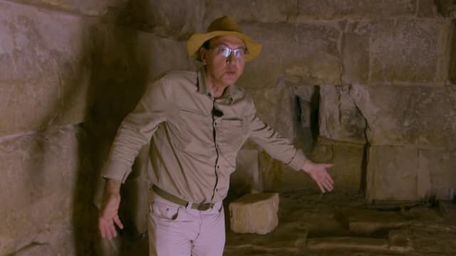 S01:E21 - Meidum and the Mystery of the False Pyramid