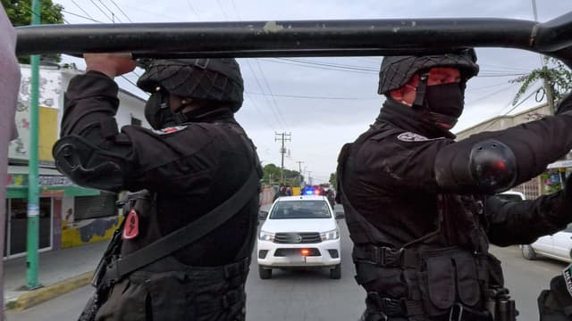 S01:E03 - Hidden Cargo