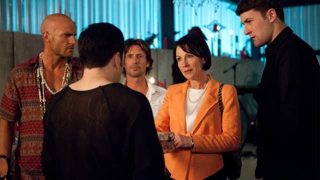 S02:E01 - And Then She Will Come to You