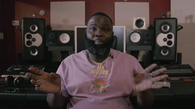 S01:E13 - Black Barbie