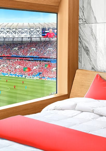 Póster de S01:E08 - I Tested Football Hotels