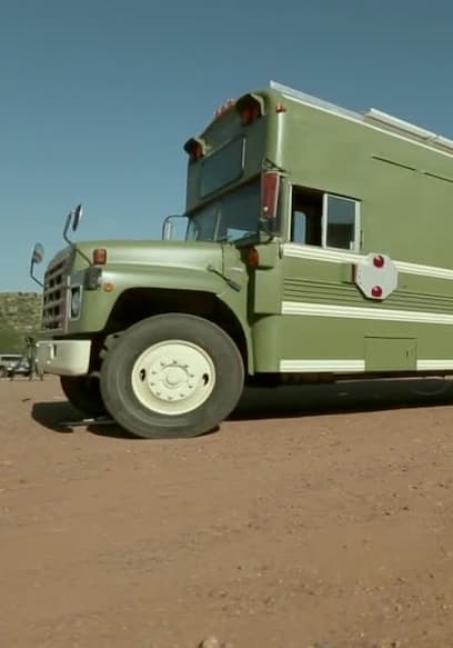 S01:E10 - Tiny Bus House poster