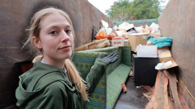 S01:E04 - Cleaning Out Our Abandoned Home