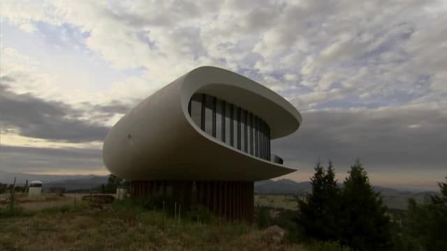 S04:E07 - UFO, Flower, Ship Shape