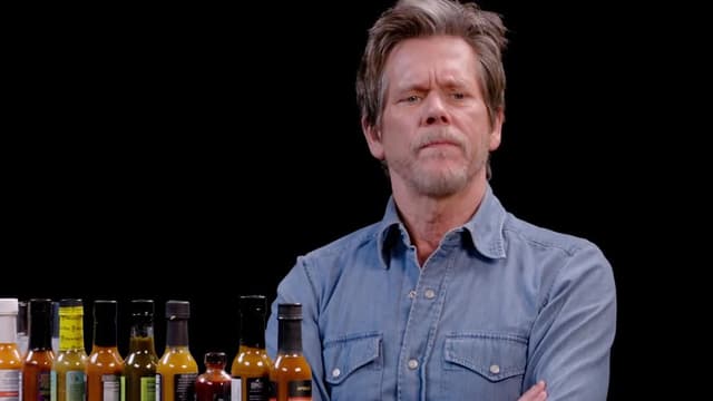 S18:E04 - Kevin Bacon Needs Six Degrees of Separation From Spicy Wings