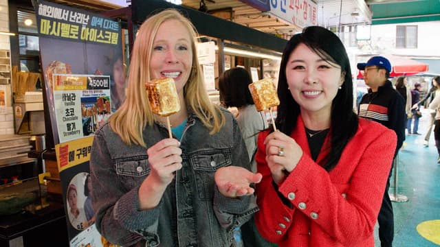 S11:E13 - South Korea for Foodies