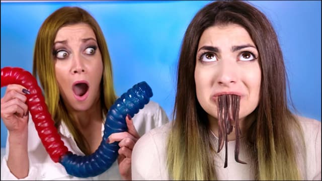 S01:E04 - Candy as Clothes for a Day / Real vs. Gummy Food