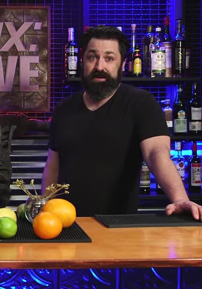 Póster de S01:E01 - Cocktails and Costumes
