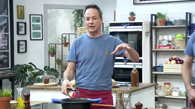 S01:E19 - Sopa de invierno y rape con salsa de cebolla