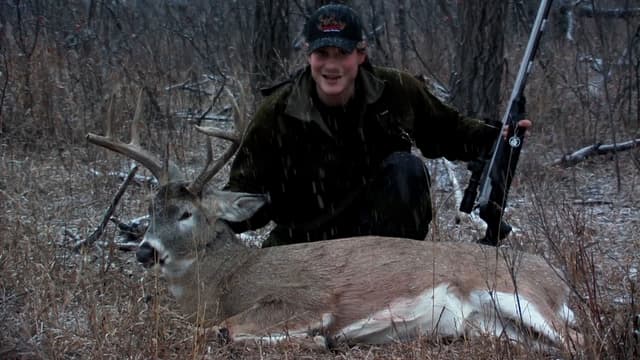 S09:E11 - Hunting Whitetails in the Cold Canadian North