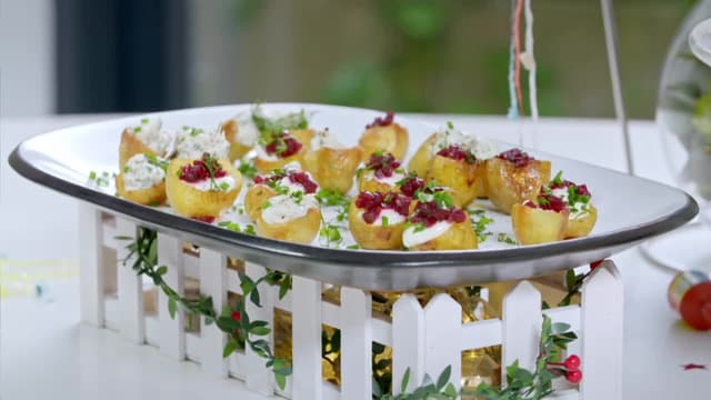 S01:E09 - The New Year's Eve Fizzy Cake