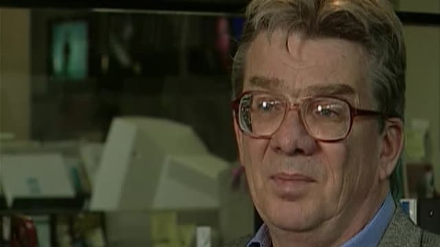 S07:E09 - Dentro de un cabello