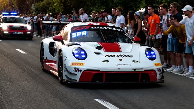 S01:E17 - Race Cars Take Over the Streets of Spa