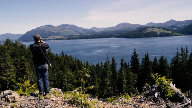 S13:E18 - The Life of a Bear Guide